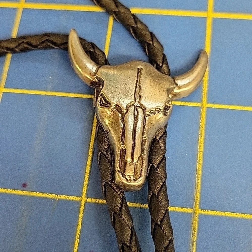 Bolo Silver Tone Bull Cow Skull Black Braided Pleather
